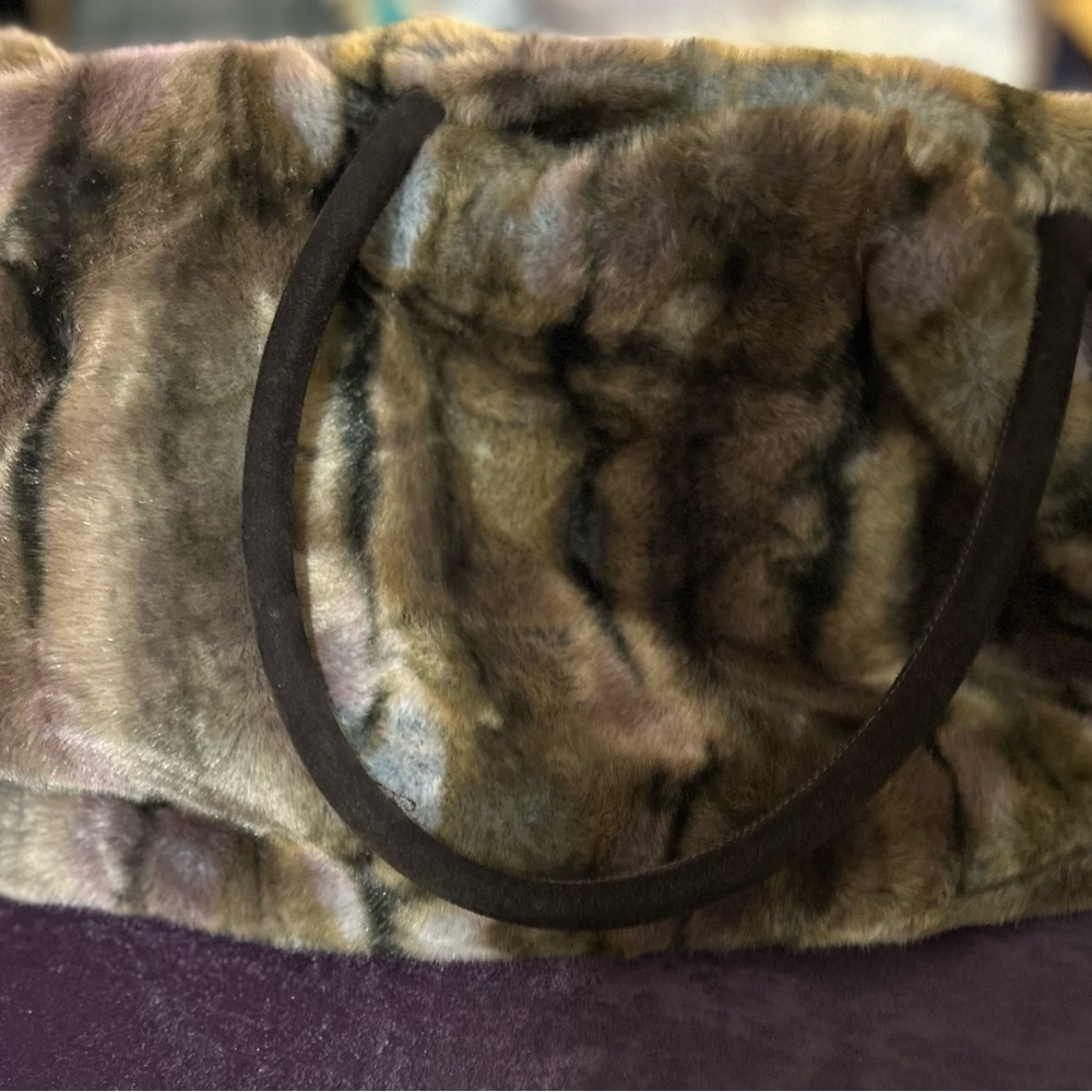 La Maison De La Faussee Fourruse Paris faux fur tote. A real show stopper !!